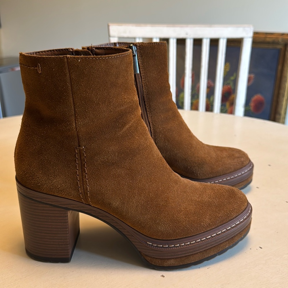 Steve Madden Brown Suede Boots Size 9